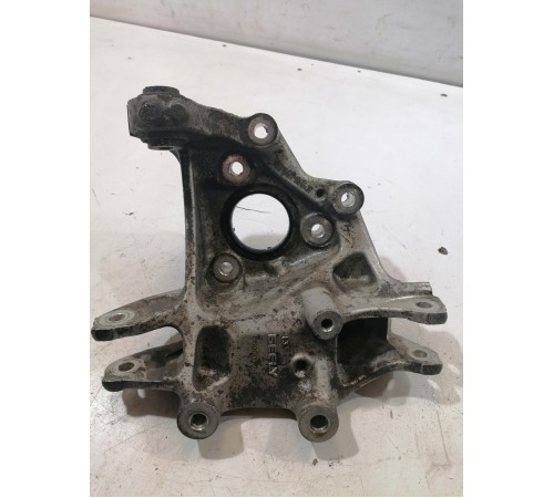 Кулак поворотный задний левый