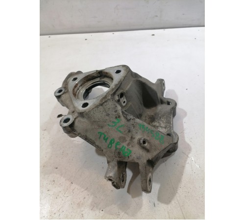 Кулак поворотный задний левый