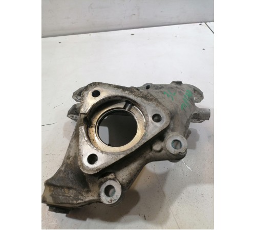 Кулак поворотный задний левый