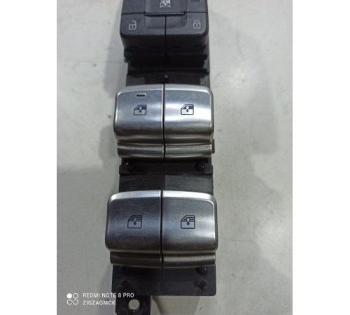 Блок управления стеклоподъемниками (передний левый)