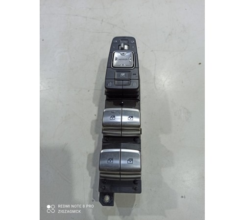 Блок управления стеклоподъемниками (передний левый)