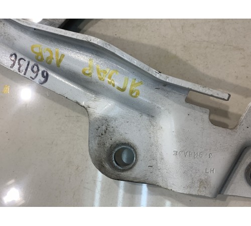 Петля капота (левая)