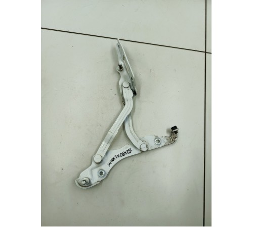 Петля крышки багажника левая