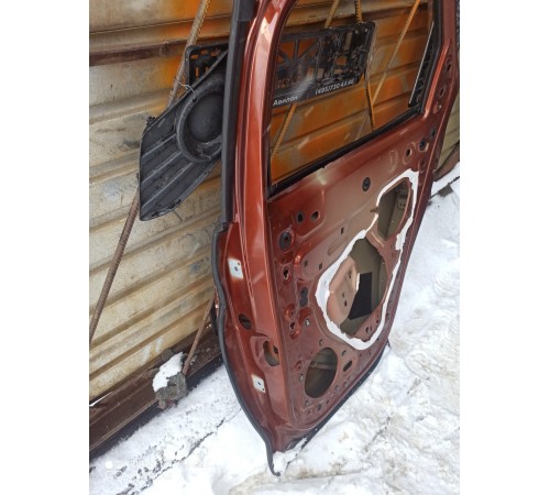 Дверь (задняя, правая)