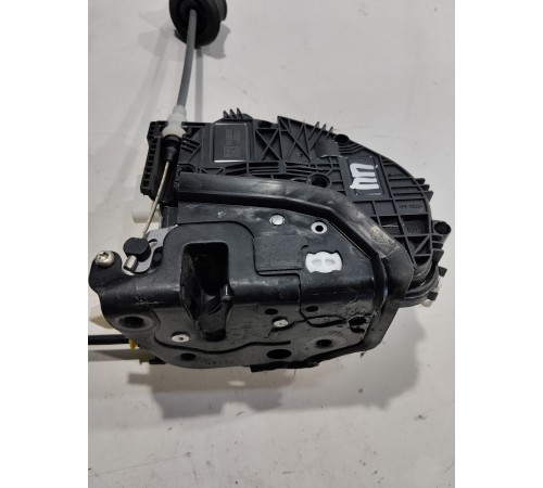 Замок двери (передний правый)