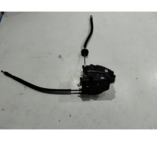 Замок двери (передний правый)