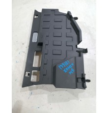 Пластик багажника