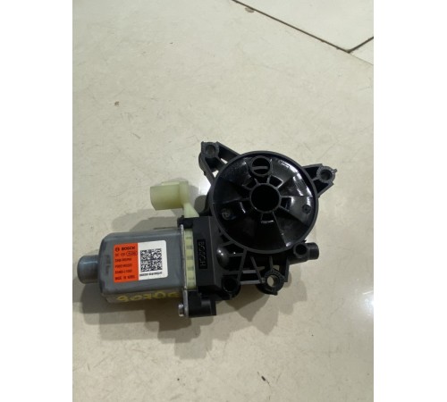 Моторчик стеклоподъемника (задний правый)