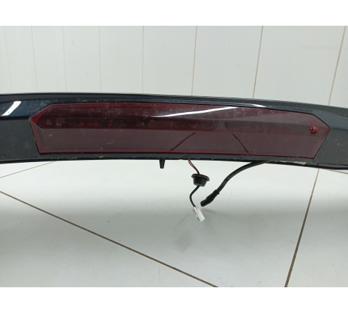 Спойлер крышки багажника