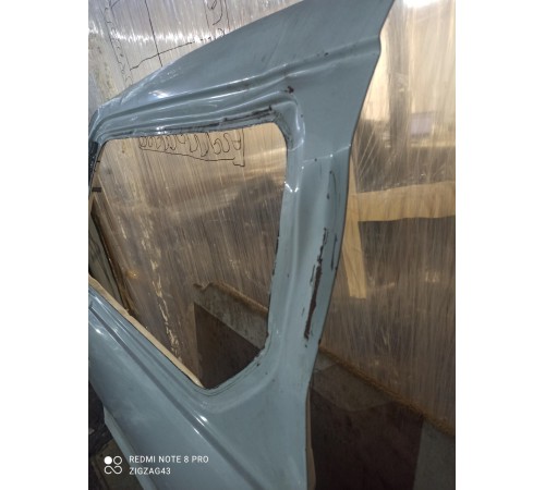 Дверь (средняя, правая)