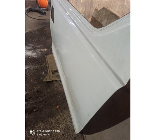 Дверь (средняя, правая)