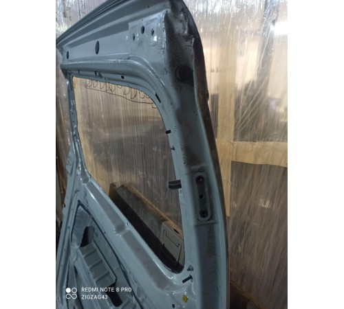 Дверь (средняя, правая)