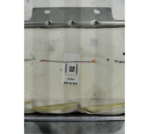 Подушка безопасности переднего пассажира