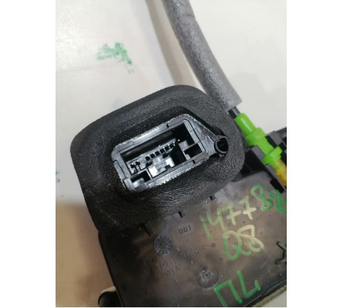 Замок двери передний левый