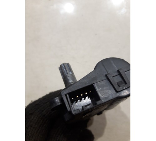 Моторчик привода заслонок отопителя