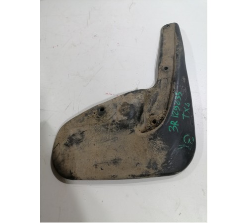 Брызговик задний правый