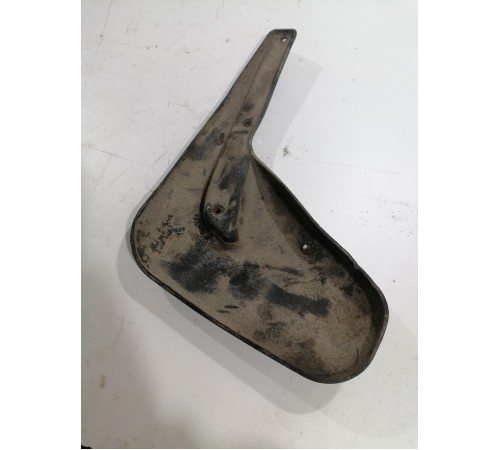 Брызговик задний правый