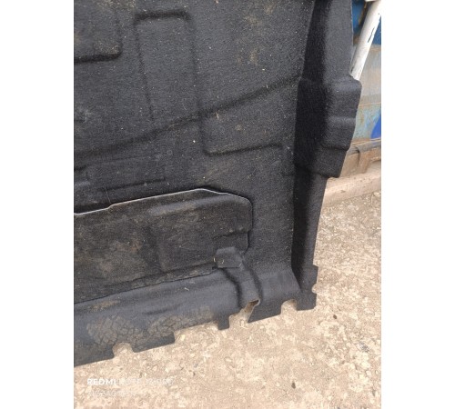 Обшивка пола багажника