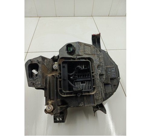 Фара передняя левая