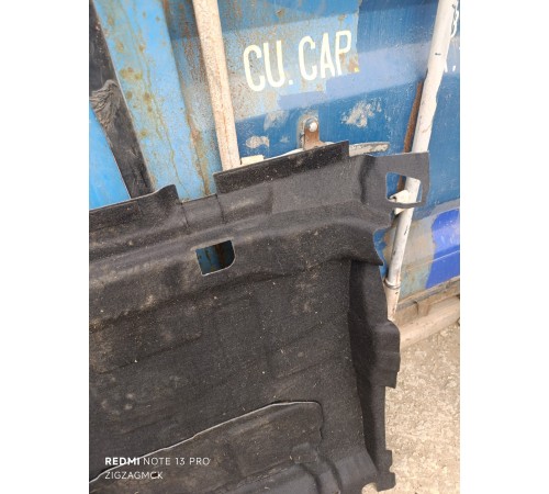 Обшивка пола багажника