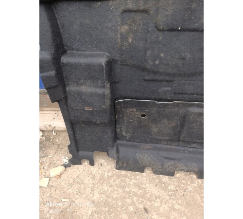 Обшивка пола багажника