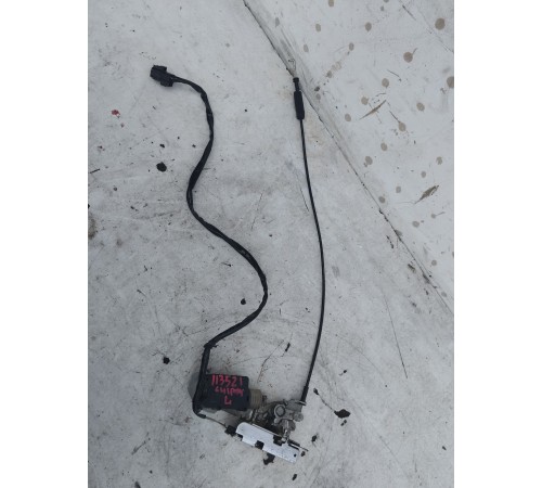 Замок двери левый