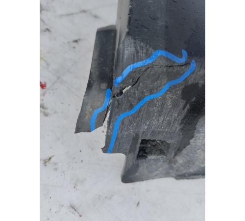 Накладка крыла передняя правая