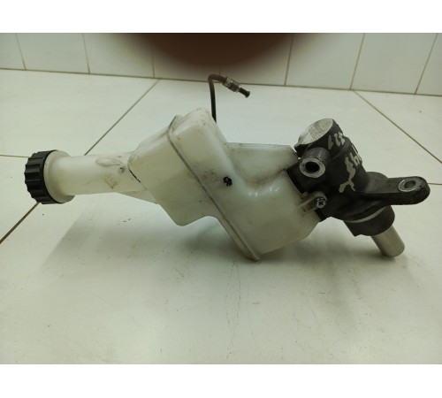 Главный тормозной цилиндр с бачком