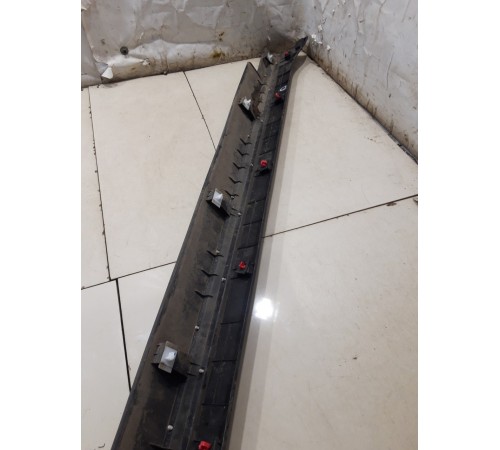 Накладка порога правая внешняя