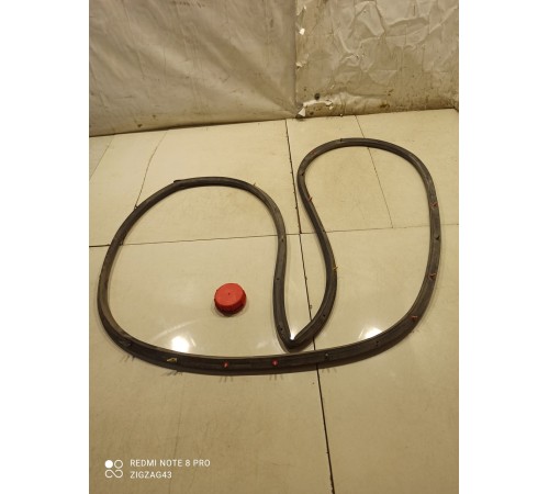 Уплотнитель лобового стекла