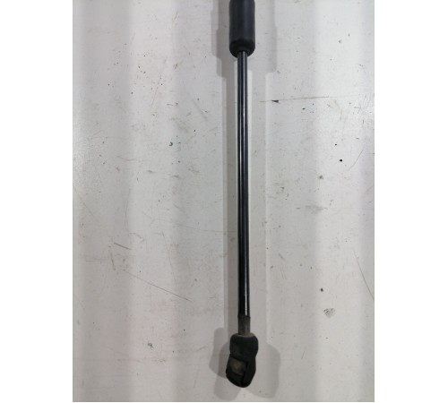 Амортизатор крышки багажника