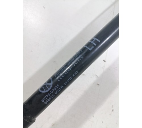 Амортизатор крышки багажника