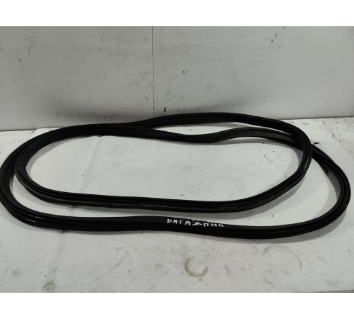 Уплотнитель багажника