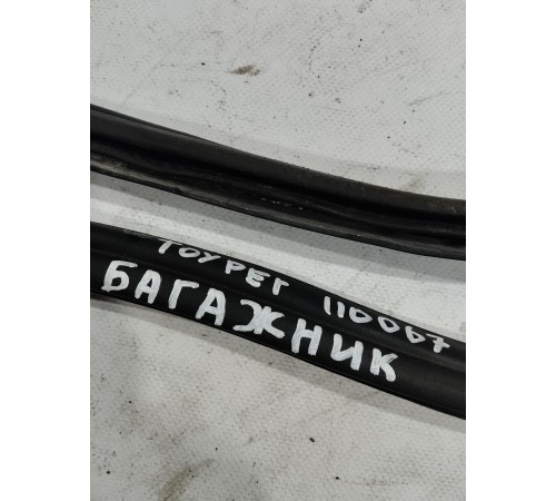 Уплотнитель багажника