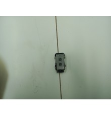 Внутренний светильник салона левый