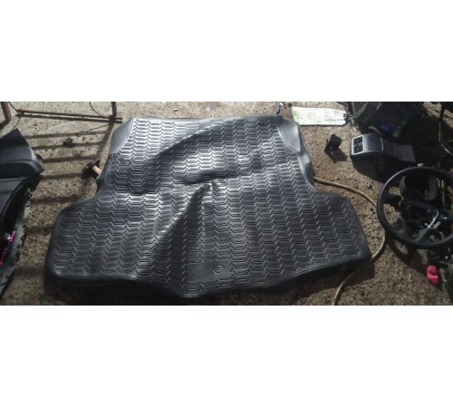 Пол багажника