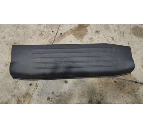 Накладка порога внутренняя задняя левая