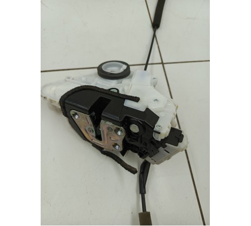 Замок двери передний левый