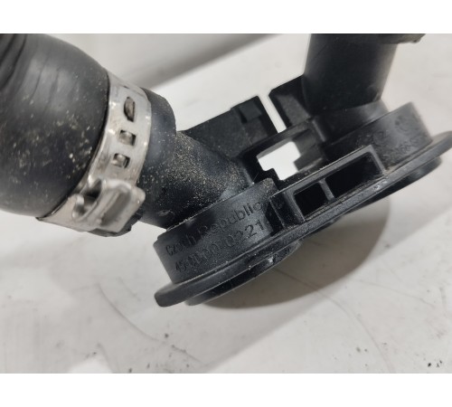 Патрубок системы охлаждения