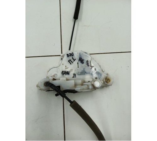 Замок двери передний левый