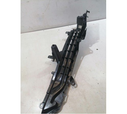 Направляющая шторки багажника левая