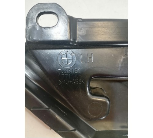 Направляющая шторки багажника левая