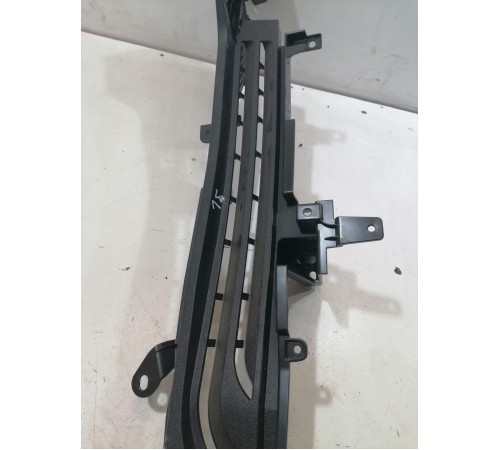 Направляющая шторки багажника левая