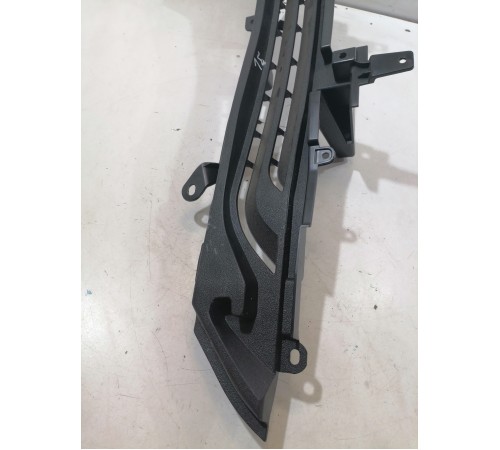 Направляющая шторки багажника левая