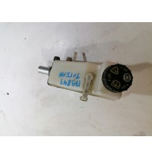 Главный тормозной цилиндр с бачком