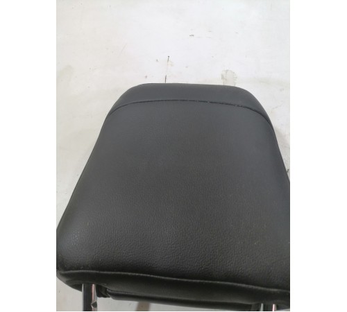 Подголовник передний