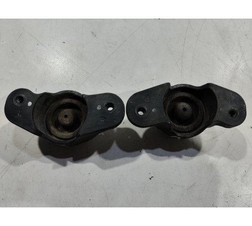 Комплект накладок крепления передней панели (радиатора) 2 шт.