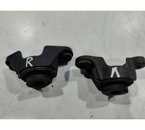 Комплект накладок крепления передней панели (радиатора) 2 шт.