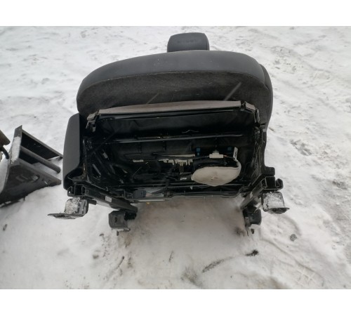 Сиденье переднее правое