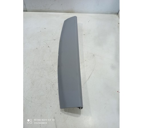 обшивка крышки багажника центральная верхняя